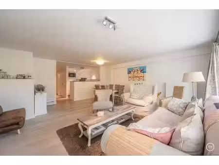 appartement spacieux et récent (2011) avec 2 chambres à cou