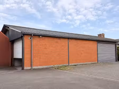 rare  bâtiment de 450 m² à fort potentiel : activité  stockage ou projet de loft(s)