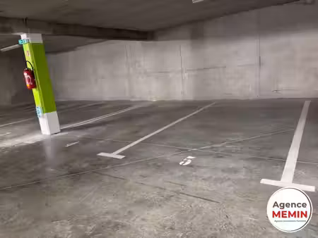 parking privé couvert sécurisé