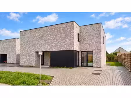 huis te koop in beringen met 3 slaapkamers