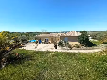 location meublée maison 6 pièces 184 m² à langoiran (33550)  1 957 €