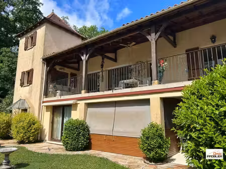 charmante maison en périgord noir de plain-pied avec une vue extraordinaire et un dpe de t