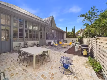 maison de caractère 250 m² au calme avec terrasse et studio — proche cathédrale en 