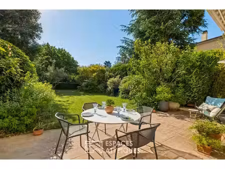 duplex avec jardin à quelques pas du centre village de sainte-foy-lès-lyon