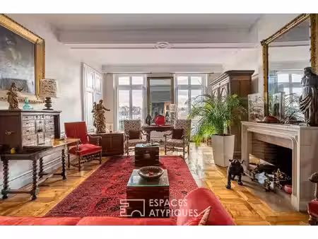 très bel appartement bourgeois avec balcons place bellecour