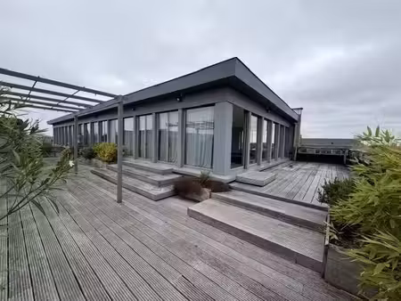 superbe penthouse de 136m2 avec parking