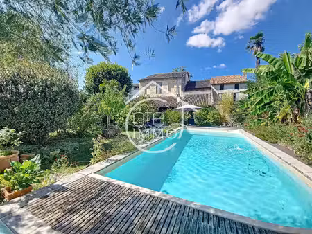 pays foyen : maison de caractère avec piscine  dépendances et revenus locatifs