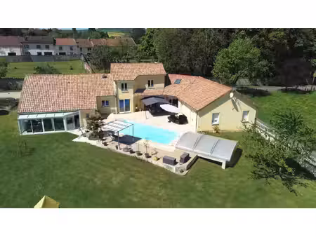 à vendre : villa d'architecte avec piscine et vue -