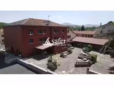 hôtel avec appartement de fonction mazeyrat d'allier