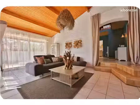 maison d’exception à 600 m de la mer