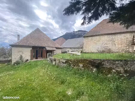 saint-michel-les-portes – maison de village de 180 m² avec jardin