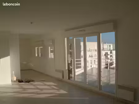 à louer superbe t3 traversant de 72 m² au 8ème et dernier étage – terrasse avec vue seine 