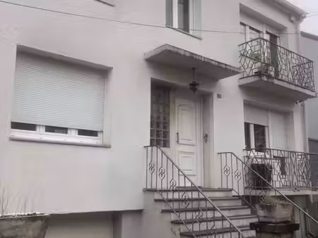 appartement lumineux de plus de 100 m2 avec garage et jardin privatif clôturé