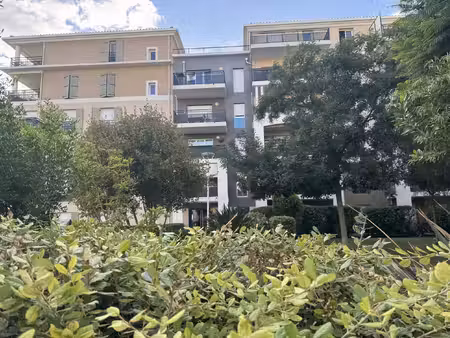 t3 récent avec terrasse  garage et climatisation un cadre