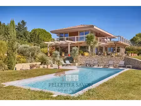 villa de luxe à vendre dans le quartier granettes-jauberte-sainte anne