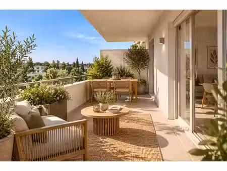 - t2 avec terrasse à avignon - proche rempart
