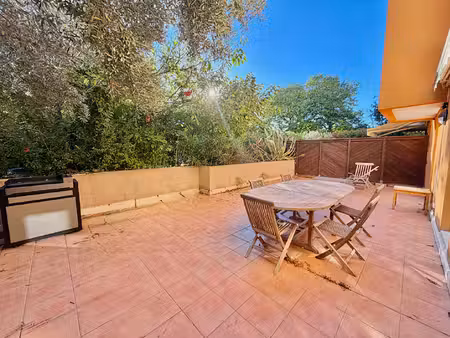 t4 de 93.07 m² en rdj  jardin privatif de 192 m box + parking - aix ouest