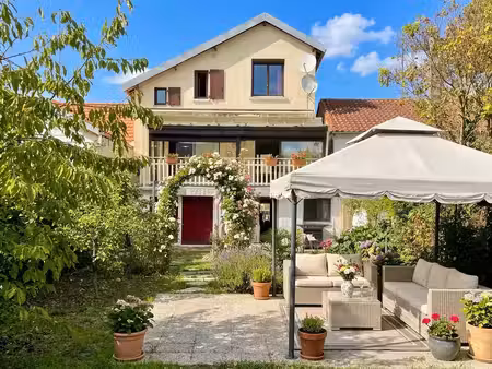 maison de ville de 104 m2 au coeur de bergerac : confort mode