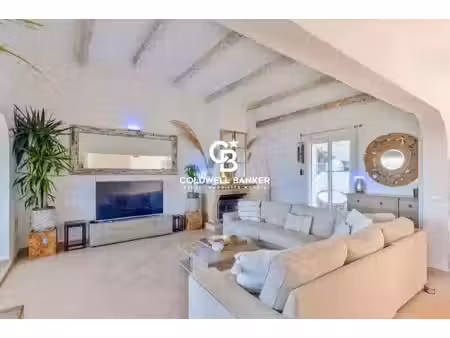 maison de charme en domaine privé – piscine  tennis et nature