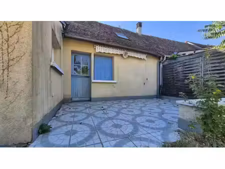 maison ancienne à rénover garage et greniers aménageables