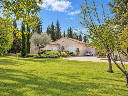mougins – élégante villa avec piscine  studio indépendant et jardin paysager