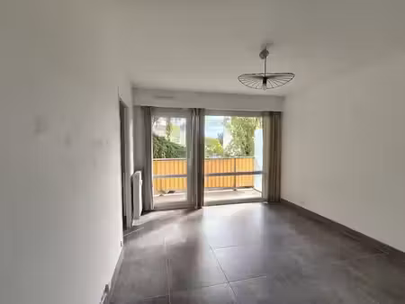 à louer – appartement t1 bis avec balcon – angers