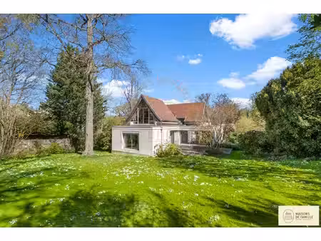 zaha - maison d'architecte à vendre au hameau de la jonchère à rueil-malmaison