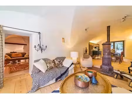 maison de village atypique en pierre à vendre à 20 mn d'uzès