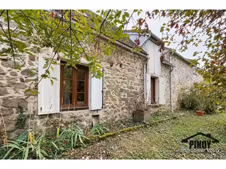 au coeur de voulx maison ancienne avec jardin  grange et po