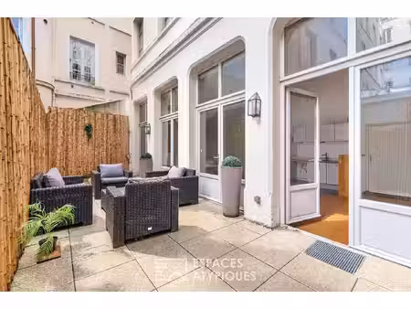 appartement ancien rénové avec terrasse privée au coeur du quartier d'ainay