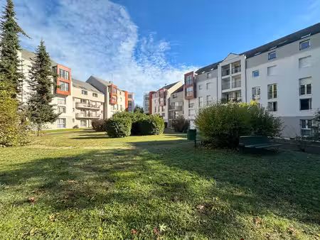 secteur madeleine - t2 - ascenseur et parking -