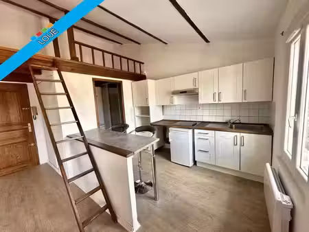 la penne sur huveaune  studio avec mezzanine