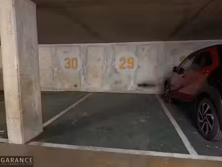 location parking 11.5 m² à paris 13ème (75013)  100 €
