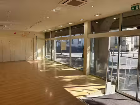 local commercial saint dizier 102.6 m2