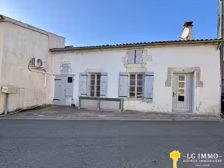maison de ville  43 m2  1 chambre  commodités a pieds