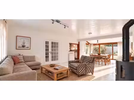 maison familiale dans un environnement calme avec toutes les