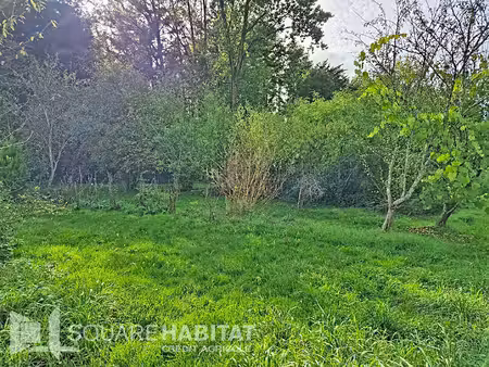 terrain à bâtir situé dans un hameau pipriac 1 047m²