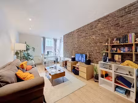 duplex rénové avec terrasse et excellent peb ! a+