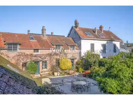 à 1 h de paris  dans le département de l'oise  au coeur du pays de thelle  une propriété..