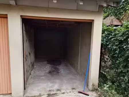 garage / box fermé 9m²