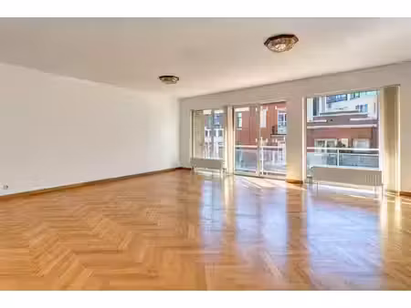 appartement à louer avec garage et terrasse   auderghem (vbe83293)