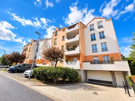 coup de cœur assuré ! un joli 2 pièces avec grand balcon !
