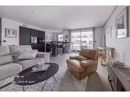 f3 de 66m2 lumineux et parfait état  avec balcon parking et