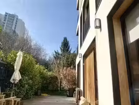 location meublée maison 7 pièces 220 m² à issy-les-moulineaux (92130)  6 750 €