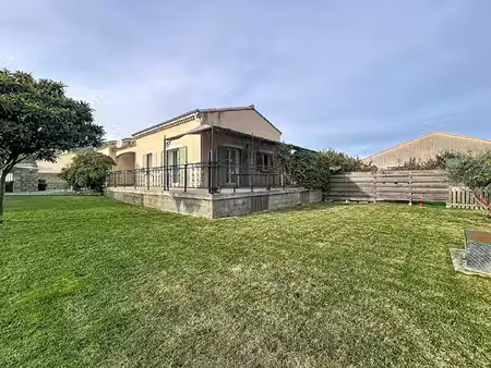 villa de 140 m2 avec 5 pièces lumineuse et dans un environnement calme
