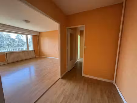 portail rouge – appartement t3 avec cave et garage