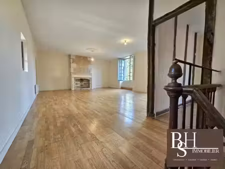 quartier cathédrale - appartement 3 pièces avec charme et cach