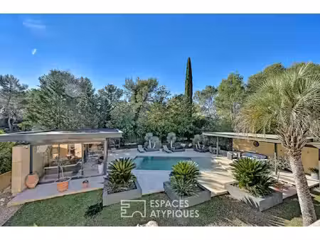 propriété avec piscine  jardin paysager et espace bien-être aux portes de montpellier à sa