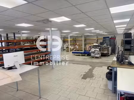 location entrepôt saint laurent du var 06700 440m²