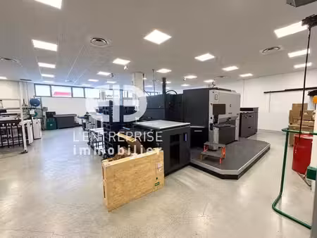 location entrepôt saint laurent du var 06700 315m²